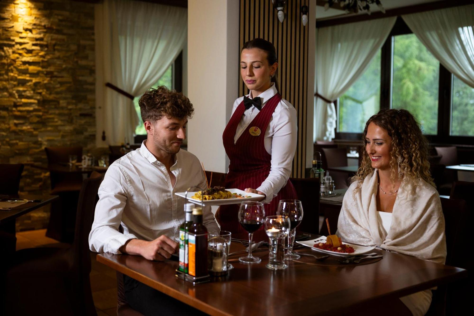 Hotel Derby Folgarida Ngoại thất bức ảnh